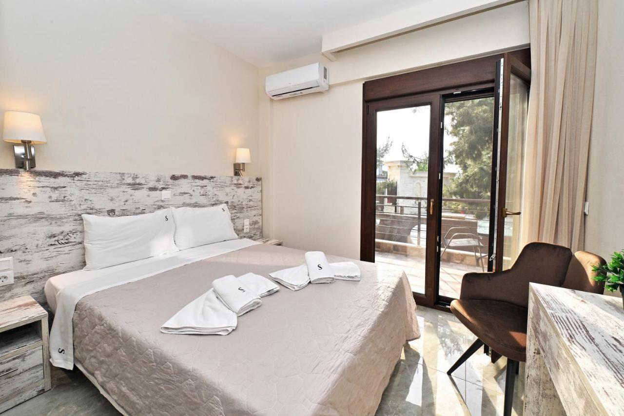 Sinodinos Deluxe Apartments Áfitos Extérieur photo