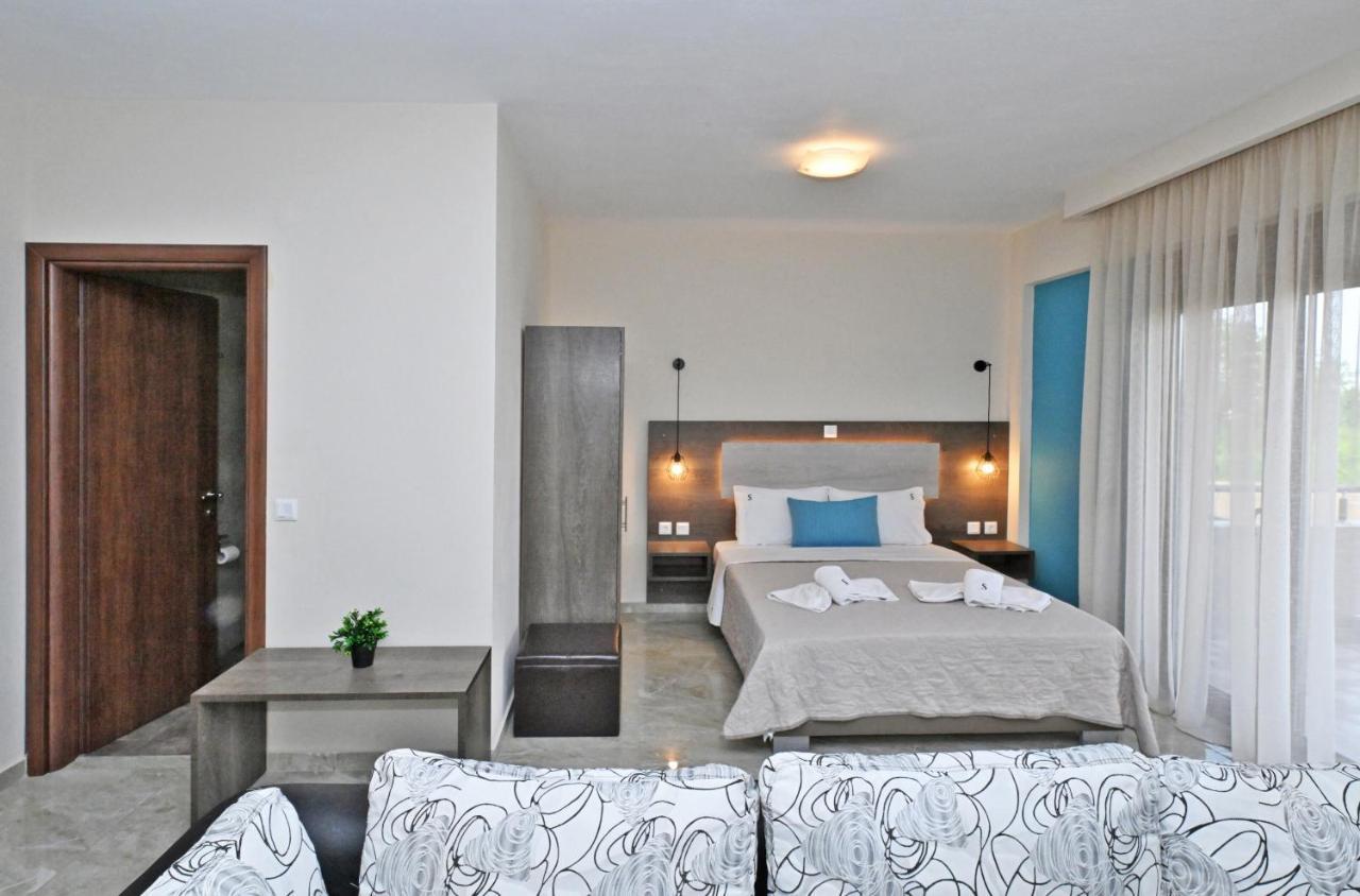Sinodinos Deluxe Apartments Áfitos Extérieur photo