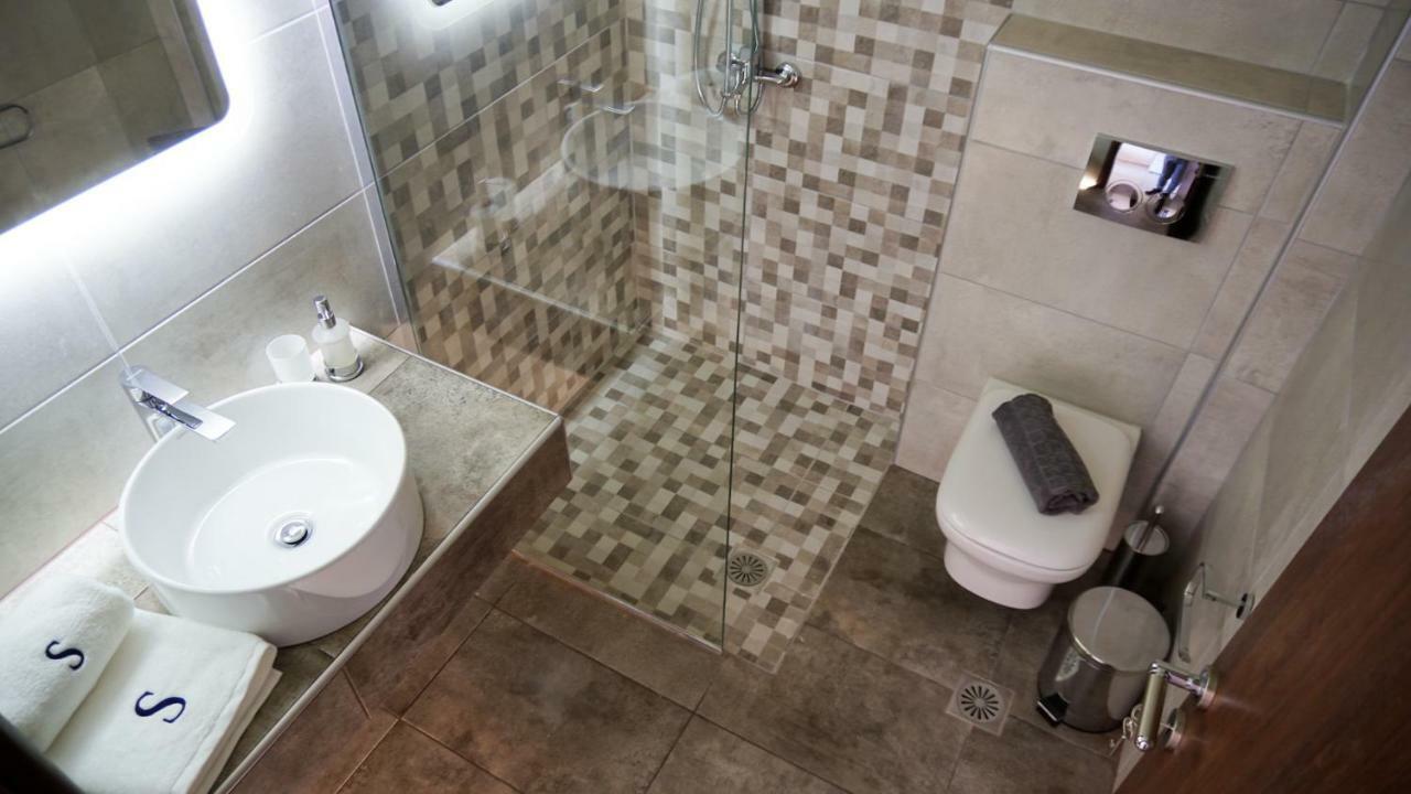 Sinodinos Deluxe Apartments Áfitos Extérieur photo