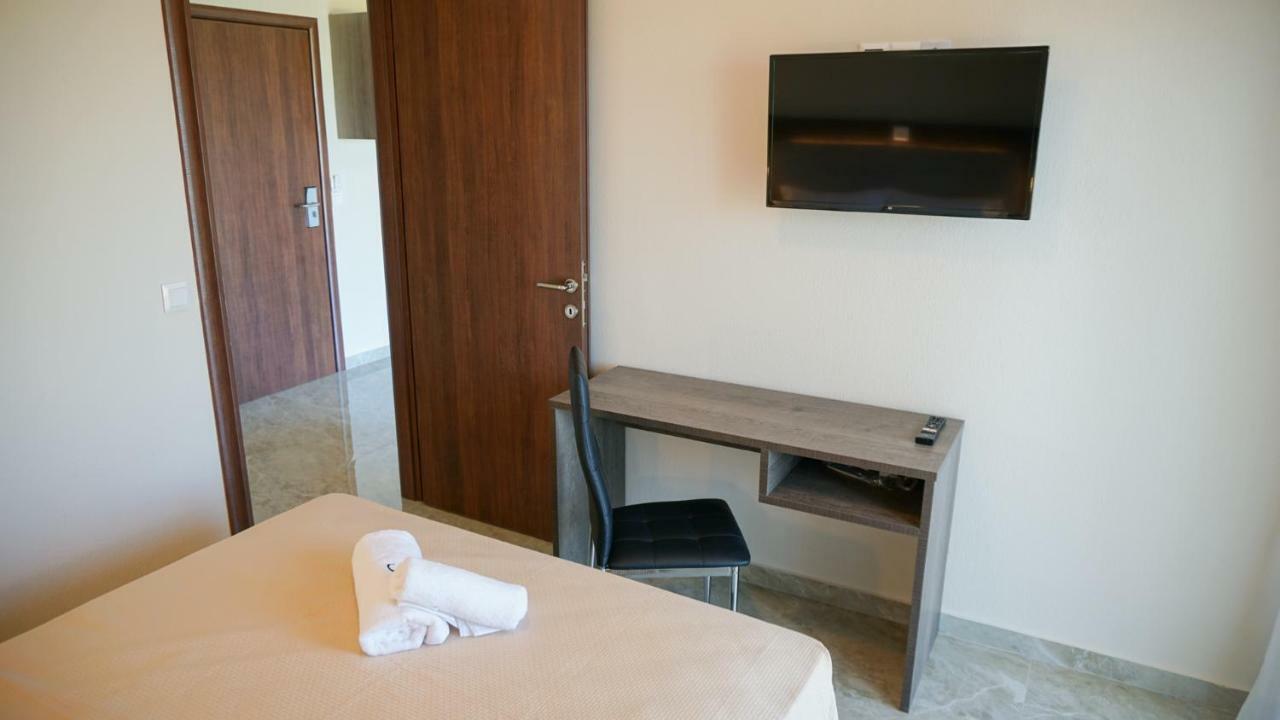 Sinodinos Deluxe Apartments Áfitos Extérieur photo