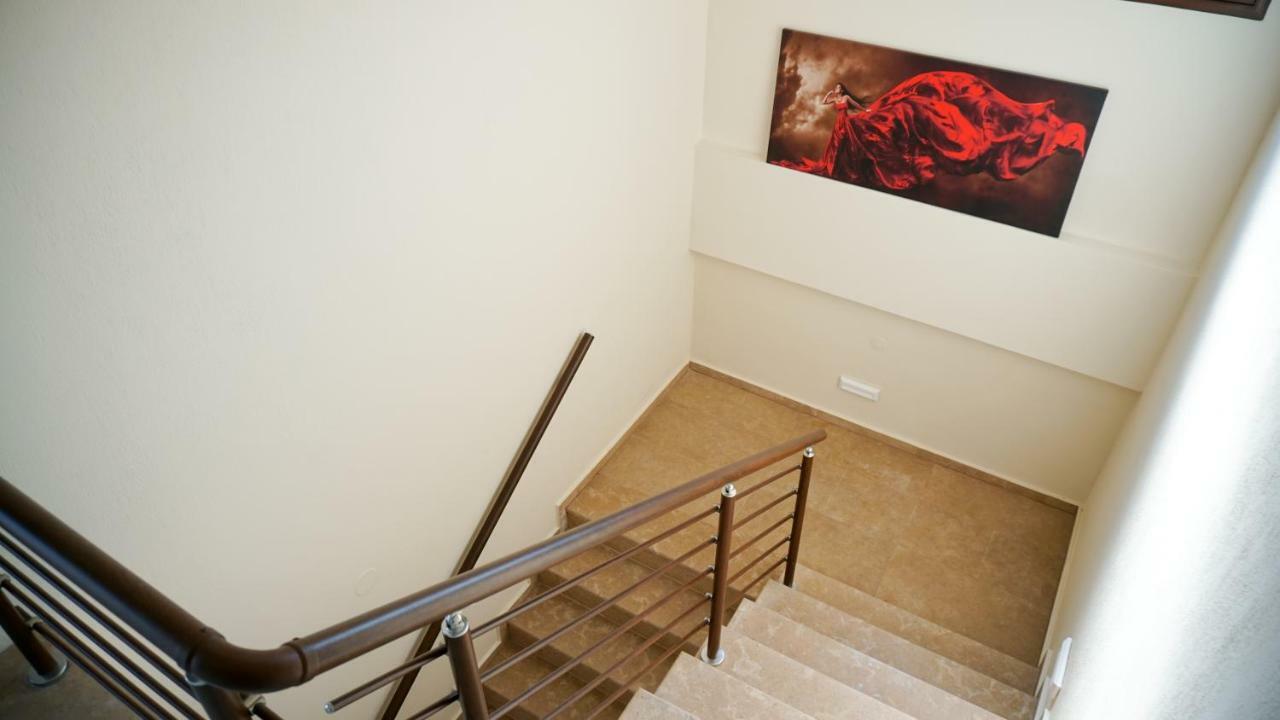 Sinodinos Deluxe Apartments Áfitos Extérieur photo